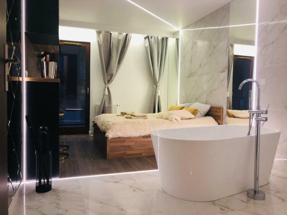 Yourapart Chmielna Park Exclusive Z Wanna Wolnostojaca Lub Jacuzzi Gdansk Exterior photo